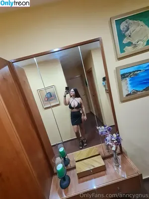  nude photo #0005