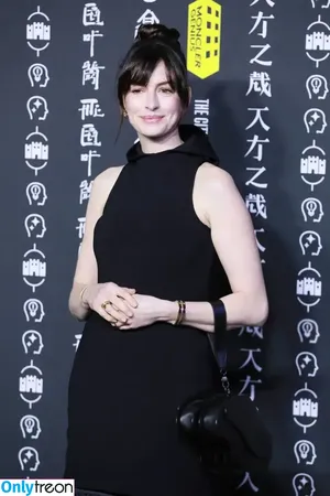 Anne Hathaway / ahathawaynews / annehathaway / heatherannie фото голая #2217