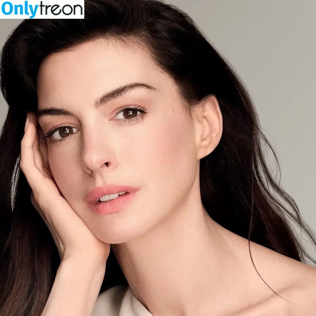 Anne Hathaway голая photo #2334 (ahathawaynews / annehathaway / heatherannie)