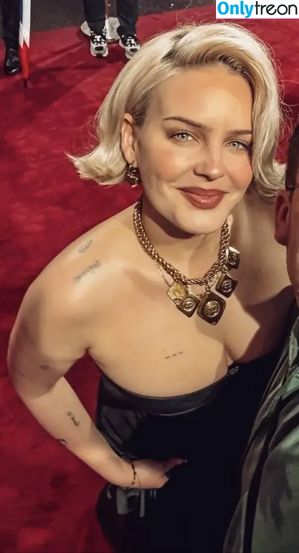 Anne-Marie голая photo #0285 (Anne Marie / annemarie / xxannemariee)