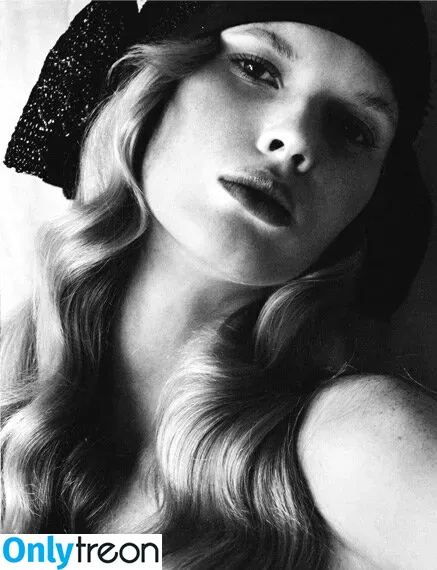Anne Vyalitsyna nude photo #0007 (annev)