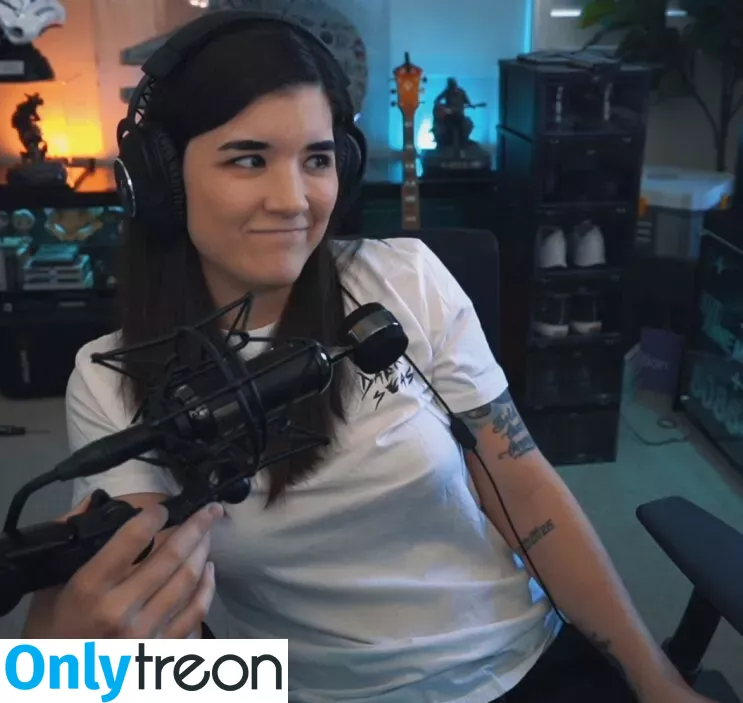 AnneMunition nude photo #0010 (AnneMunition)