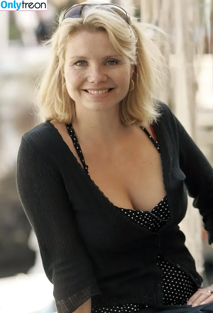 Annette Frier nude photo #0032 (annettefrier)