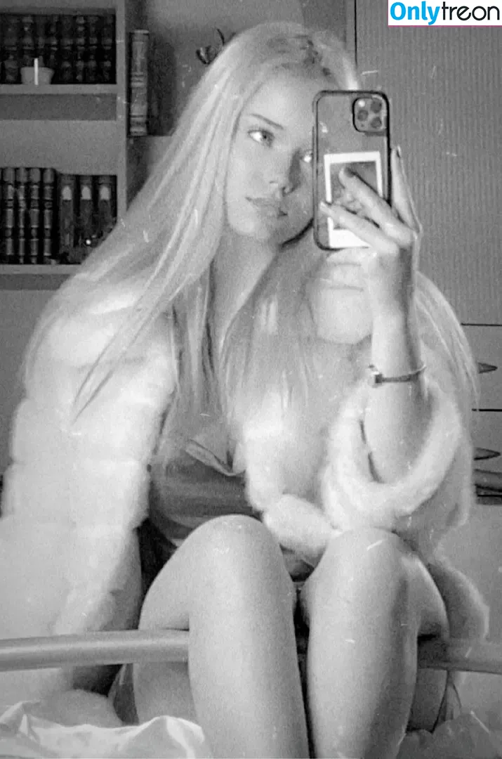 Annewendel_ nude photo #0044 (Annewendel_)