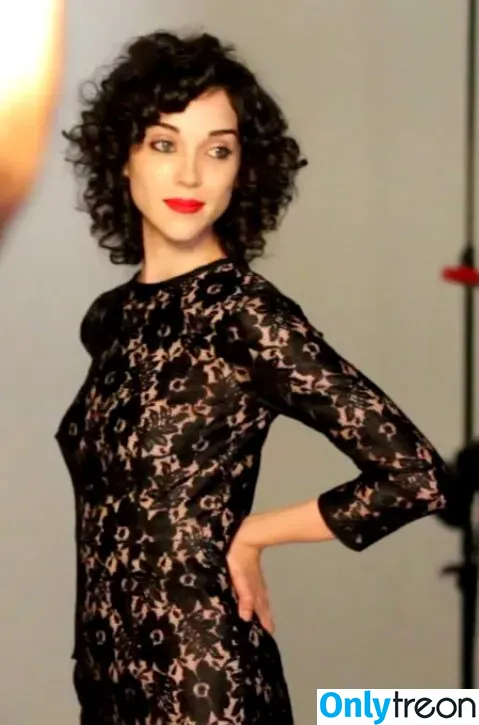 Annie Clark голая photo #0010 (St. Vincent / annie__clark)