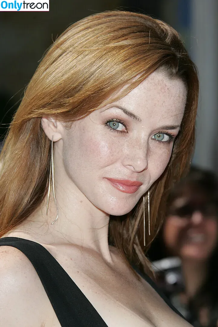 Annie Wersching голая photo #0014 (anniewersching)