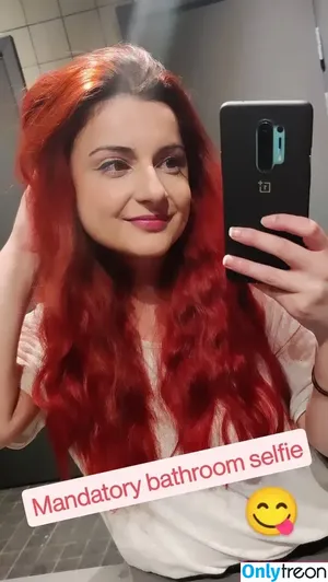 AnnieFuchsia nude photo #0007