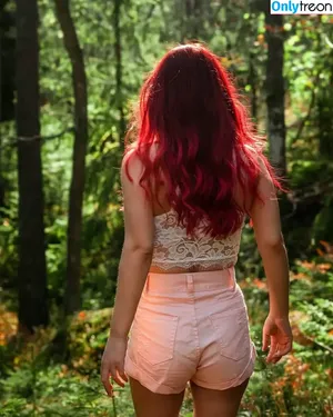 AnnieFuchsia nude photo #0012