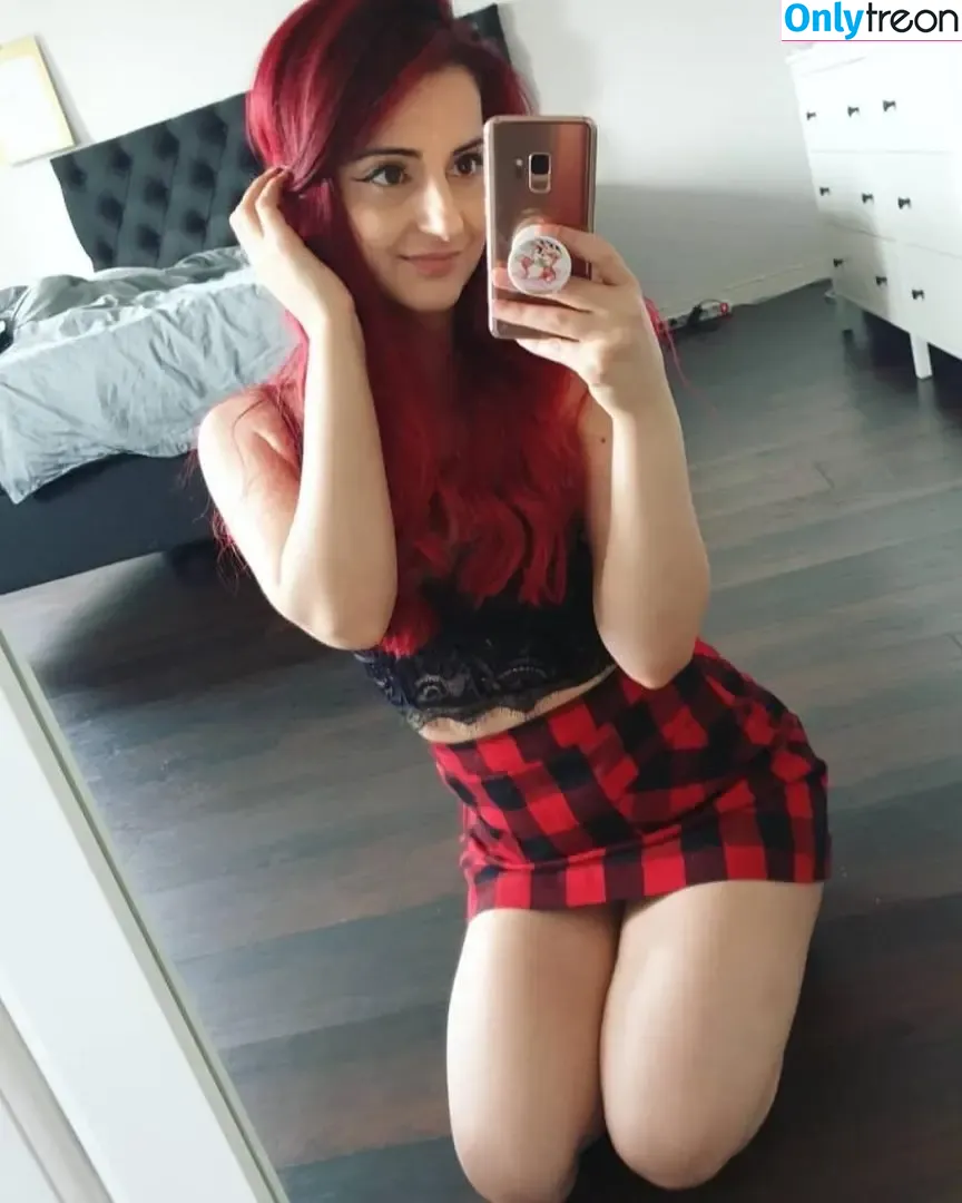 AnnieFuchsia nude photo #0029 (AnnieFuchsia)