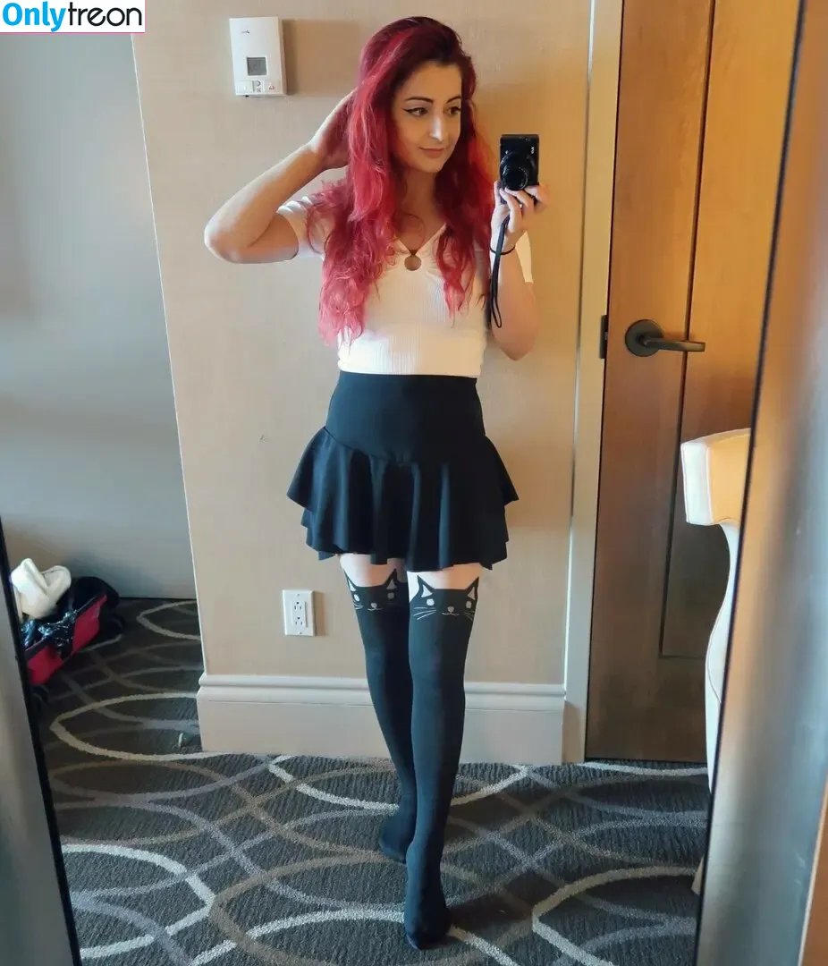 AnnieFuchsia nude photo #0047 (AnnieFuchsia)