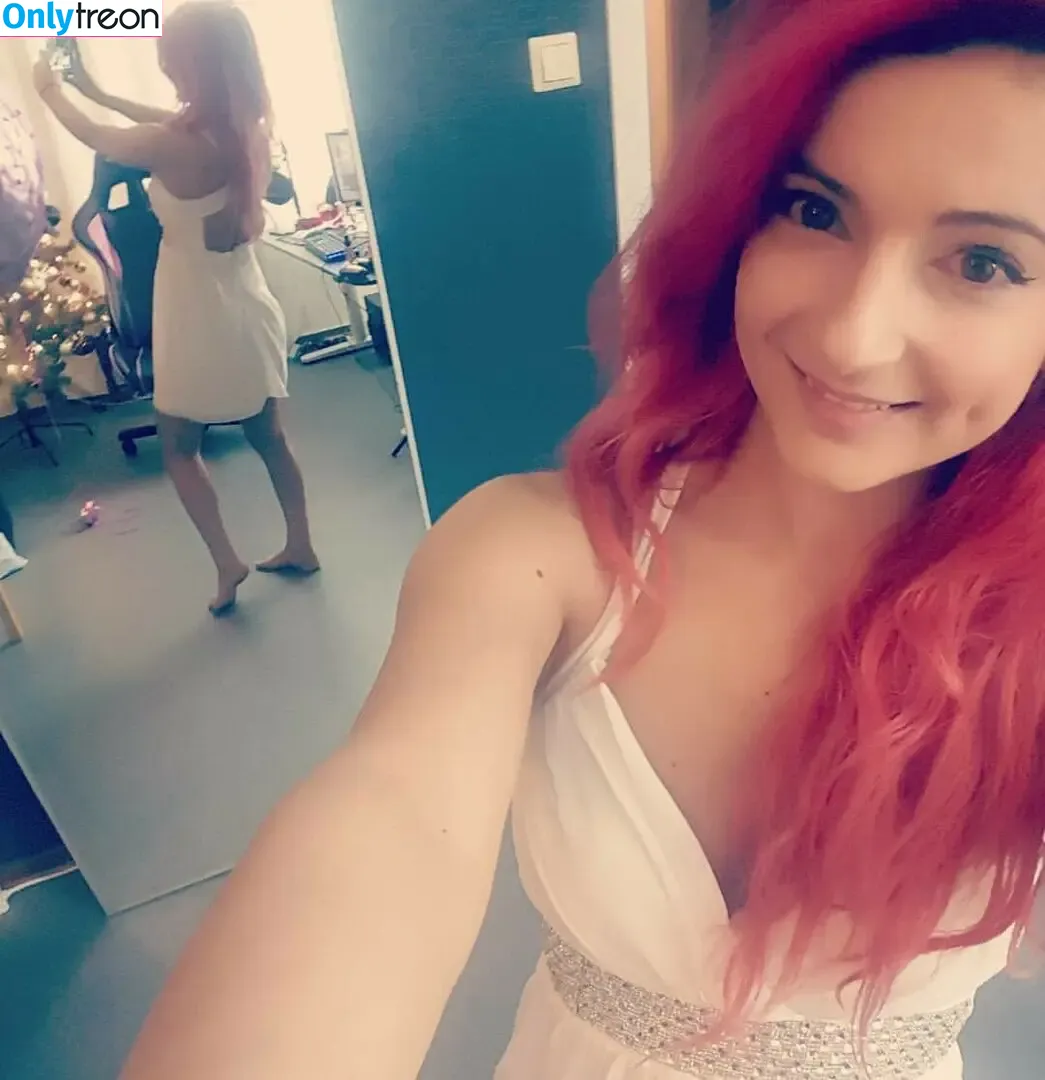 AnnieFuchsia голая photo #0054 (AnnieFuchsia)