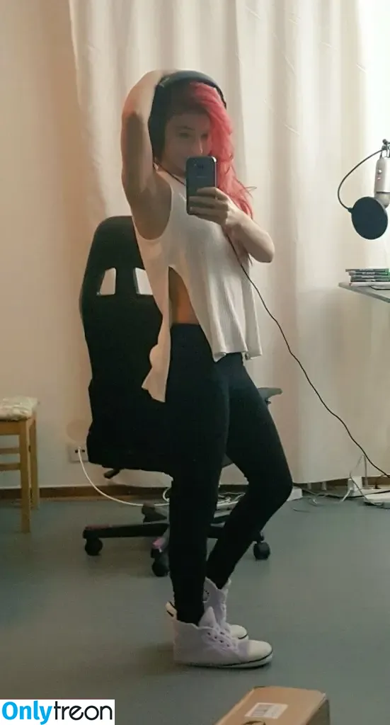 AnnieFuchsia nude photo #0125 (AnnieFuchsia)