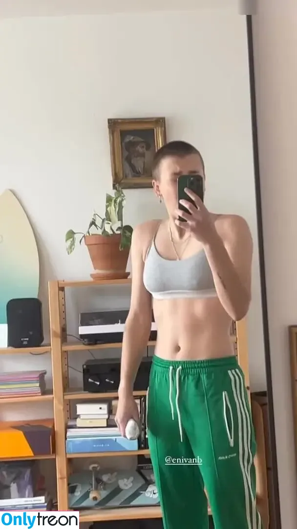 Annikazion nude photo #0012 (Annikazion)