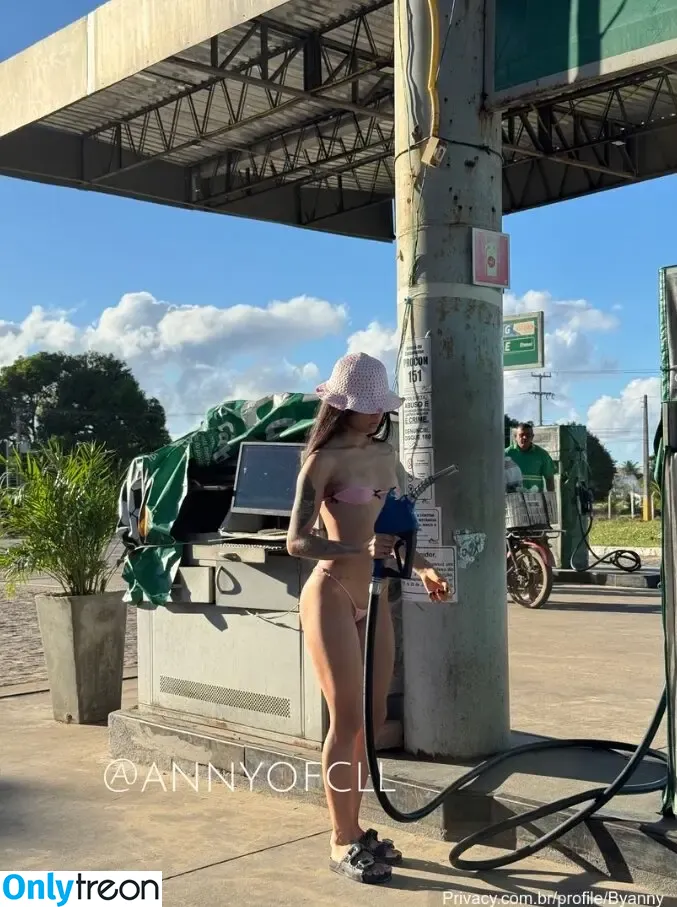 Annytainax nude photo #0032 (Annytainax)