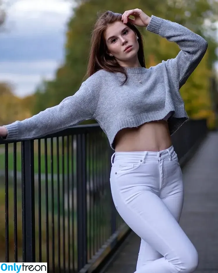anoukjhn nude photo #0021 (Anouk)