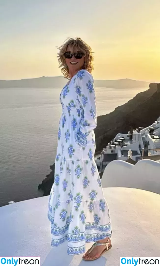 Anthea Turner голая photo #0071 (antheaturner)