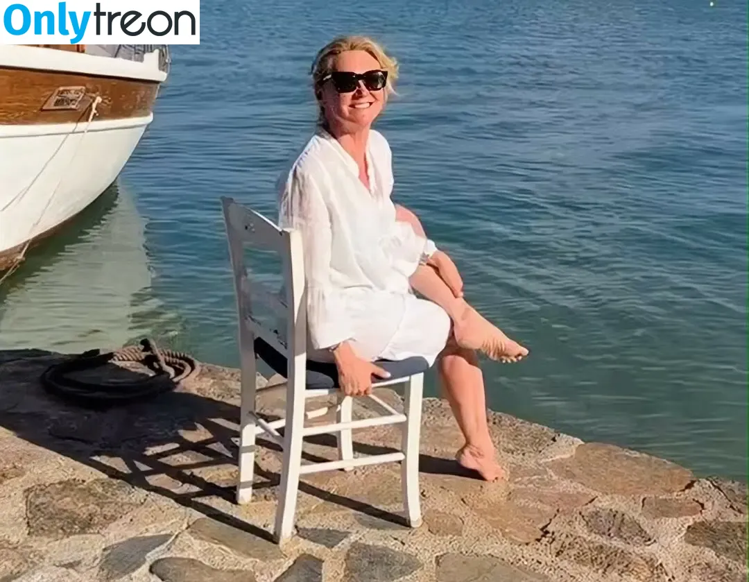 Anthea Turner nude photo #0195 (antheaturner)