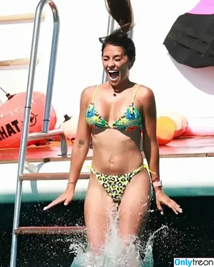 Antonela Roccuzzo Wifelionel Messi / antonelaroccuzzo nude photo #0005