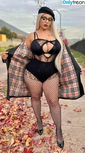 Antonella Paiva / Misscurvy / misscurvyoficial2 фото голая #0018