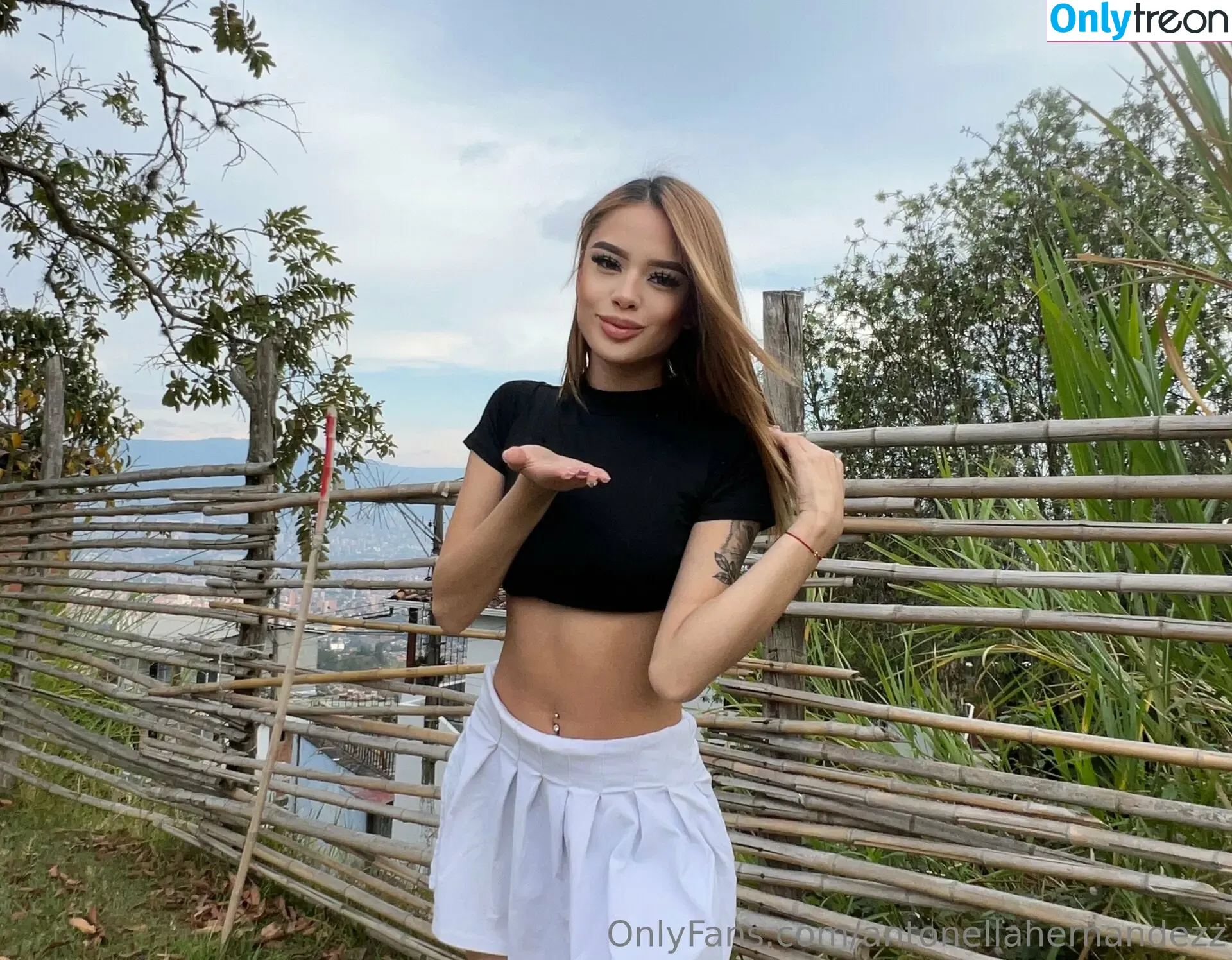 antonellahernandezz голая photo #0108 (antonellahernandez)