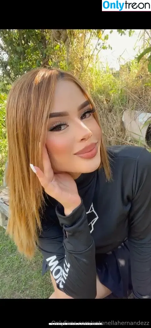 antonellahernandezz nude photo #0119 (antonellahernandez)