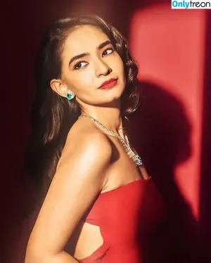 Anushka Sen / anushkasen0408 nude photo #0089