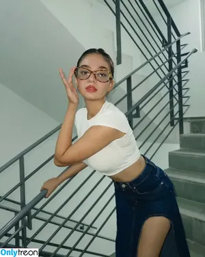 Anushka Sen / anushkasen0408 nude photo #0123