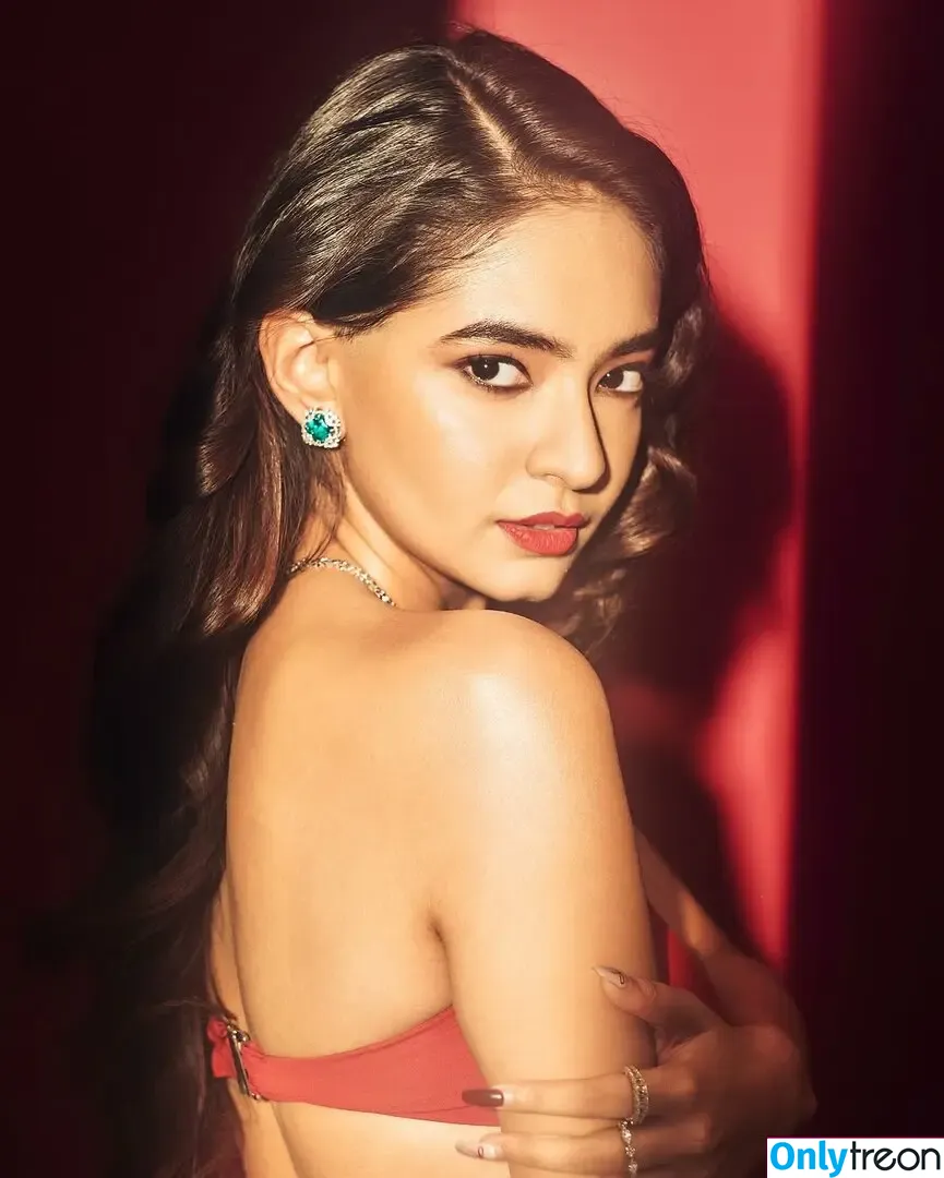 Anushka Sen nude photo #0080 (anushkasen0408)