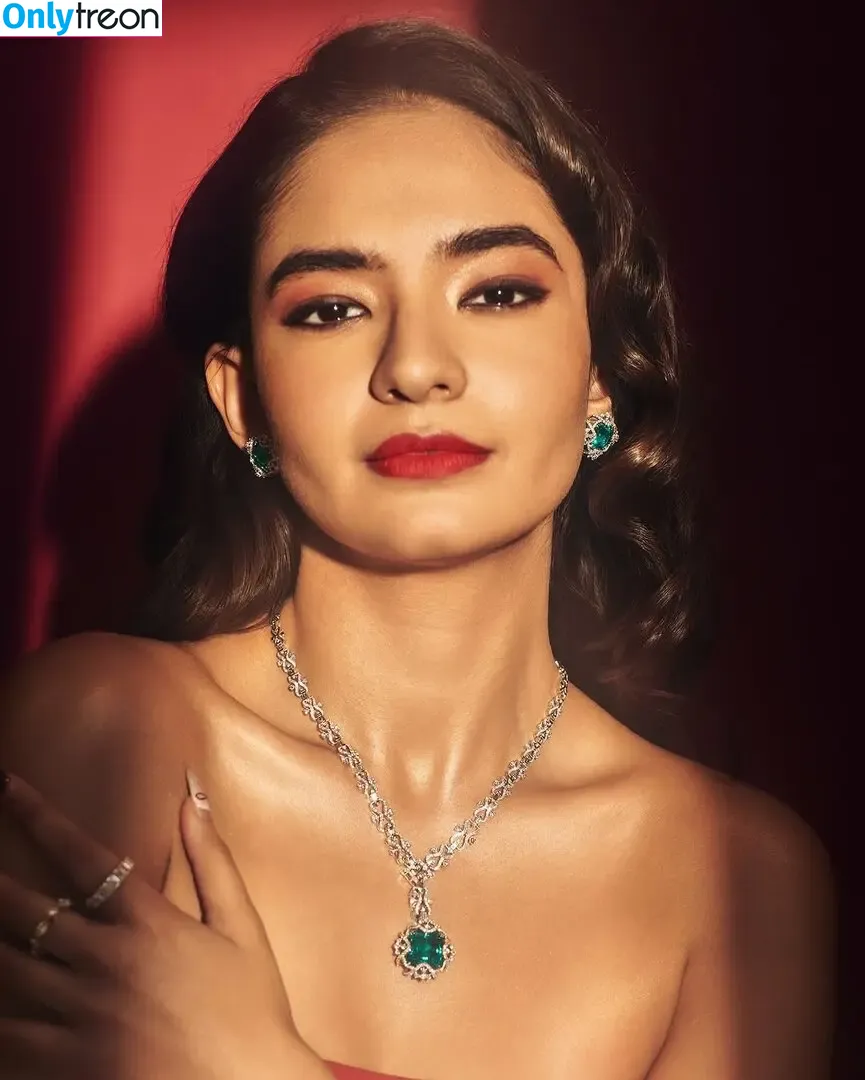 Anushka Sen nude photo #0088 (anushkasen0408)