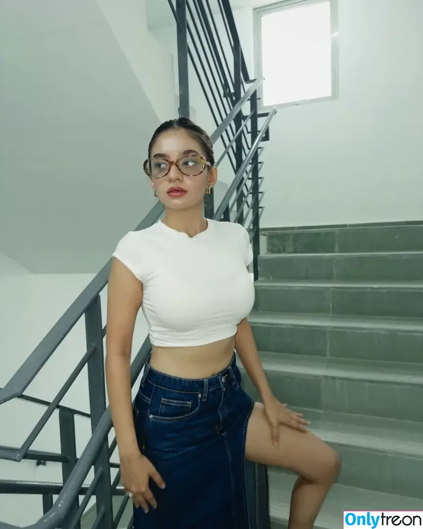 Anushka Sen nude photo #0129 (anushkasen0408)