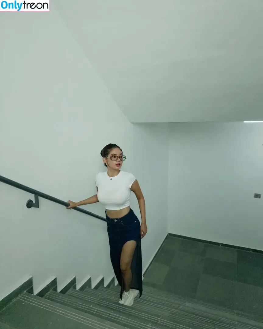 Anushka Sen nude photo #0136 (anushkasen0408)