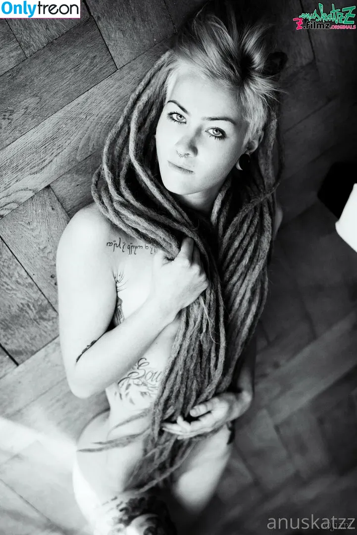anuskatzzvip голая photo #0030 (anuskatzzvip)