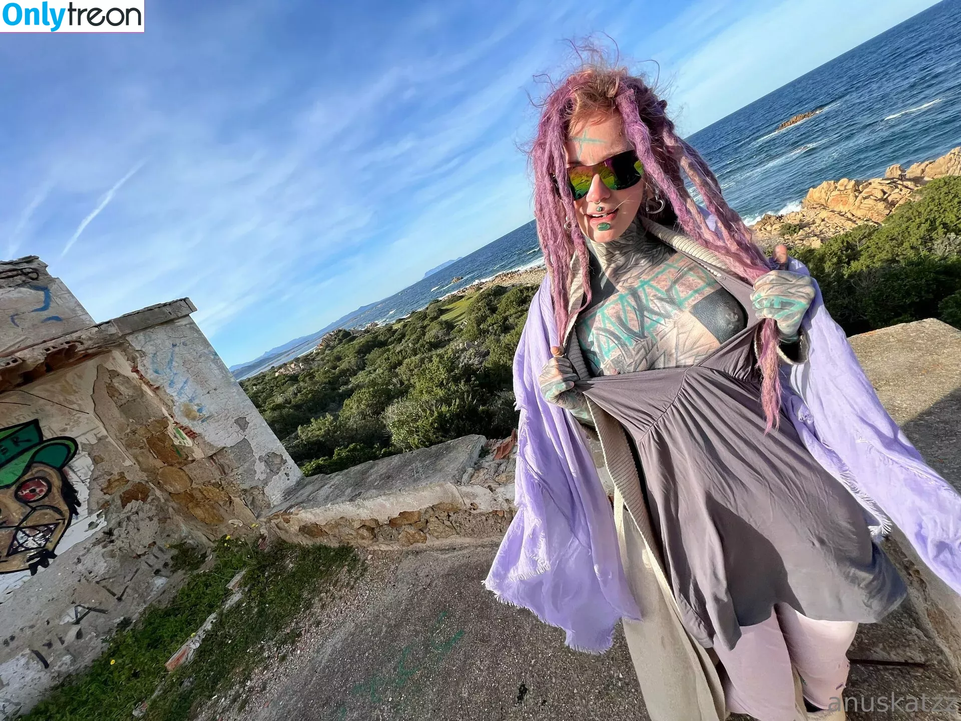 anuskatzzvip голая photo #0105 (anuskatzzvip)