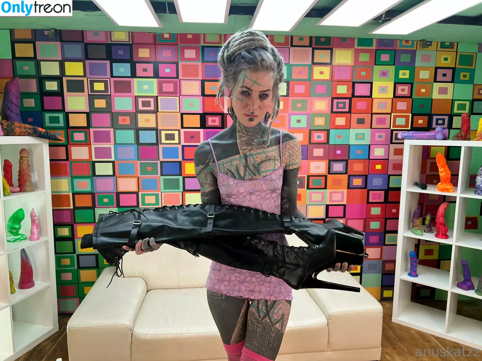 anuskatzzvip голая photo #0113 (anuskatzzvip)