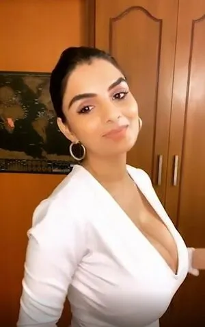 Anveshi Jain / anveshi25 / anveshijain фото голая #0340