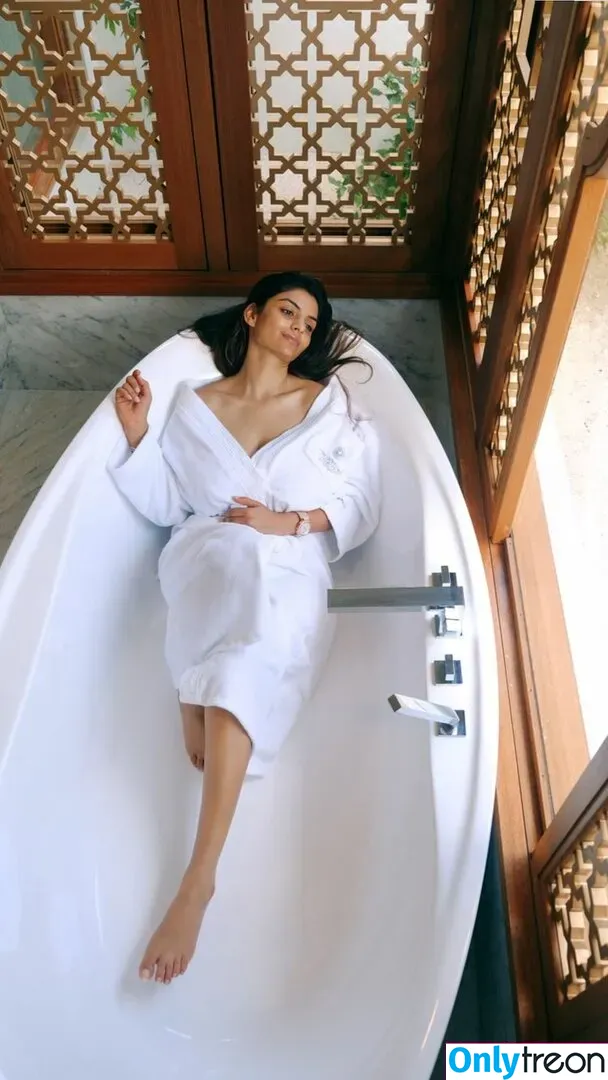 Anveshi Jain голая photo #0328 (anveshi25 / anveshijain)