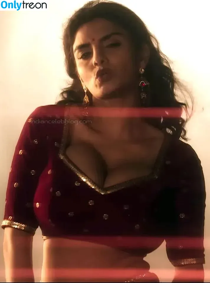 Anveshi Jain nude photo #0374 (anveshi25 / anveshijain)