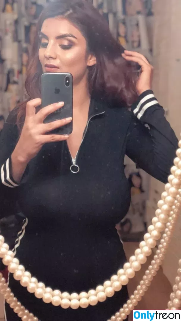 Anveshi Jain голая photo #0476 (anveshi25 / anveshijain)