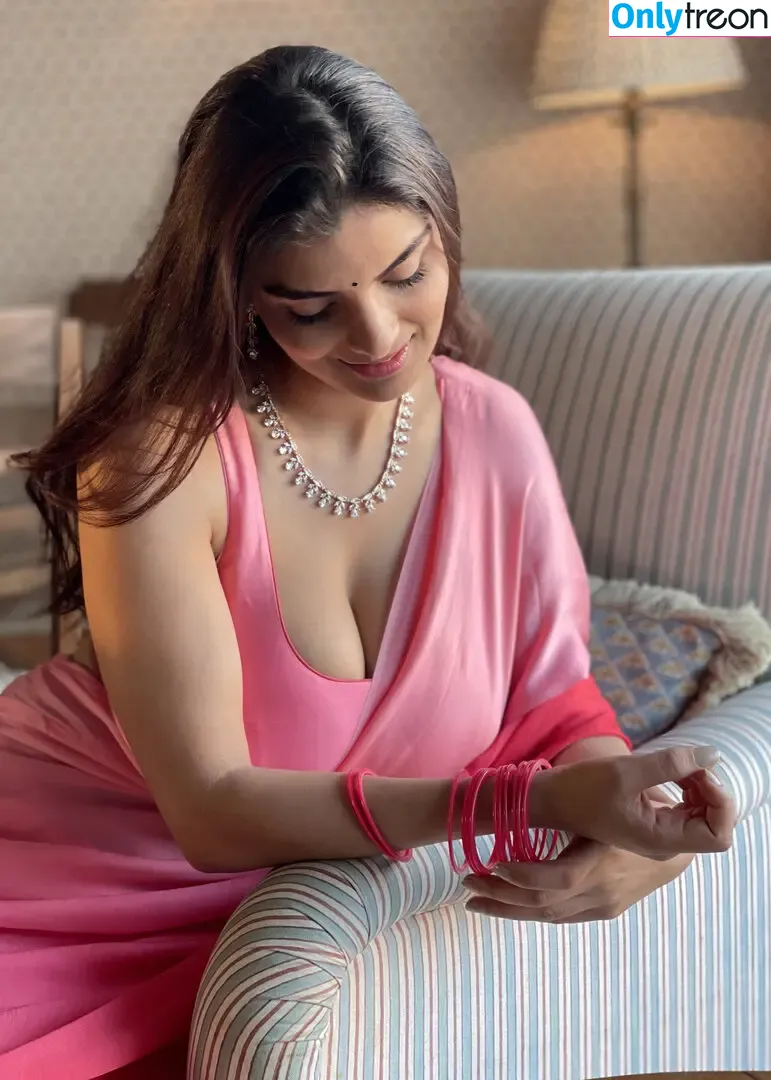Anveshi Jain nude photo #0734 (anveshi25 / anveshi_jain / anveshijain)