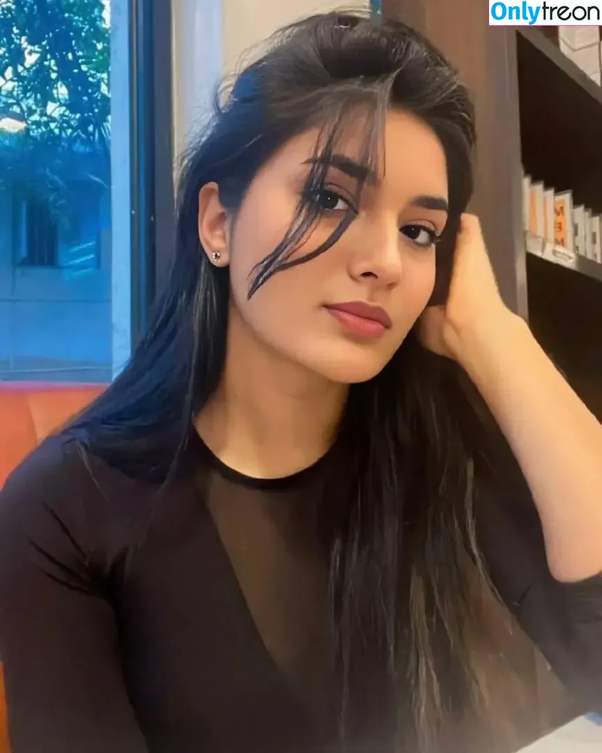 Anvithaa Shekhawat nude photo #0001 (anvithaa.shekhawat)