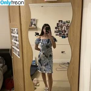 Anya Dhesi / anya.dhesi nude photo #0016