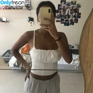 Anya Dhesi / anya.dhesi nude photo #0037