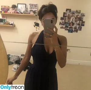 Anya Dhesi / anya.dhesi nude photo #0066