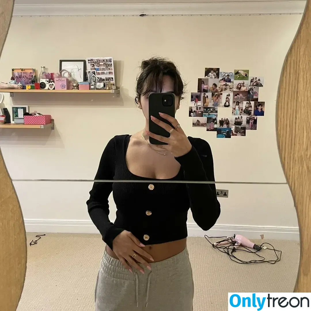 Anya Dhesi nude photo #0001 (anya.dhesi)