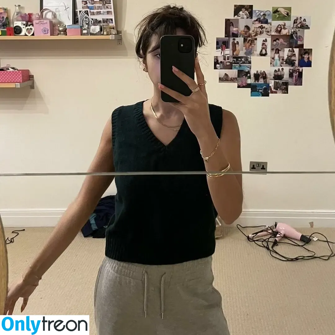Anya Dhesi nude photo #0010 (anya.dhesi)