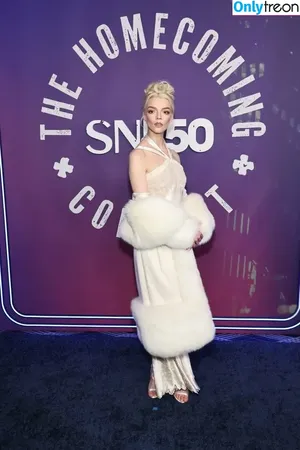 Anya Taylor-Joy / Anya Taylor Joy / anyataylorjoy фото голая #3215