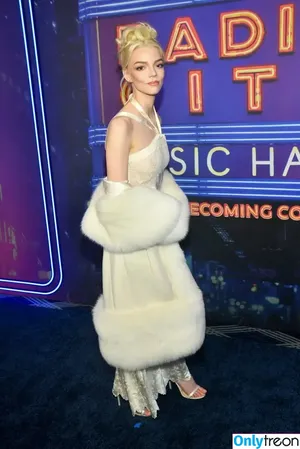 Anya Taylor-Joy / Anya Taylor Joy / anyataylorjoy фото голая #3224