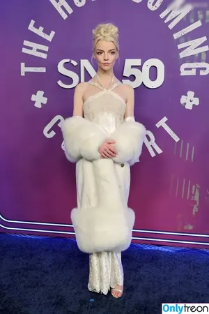 Anya Taylor-Joy / Anya Taylor Joy / anyataylorjoy nude photo #3232