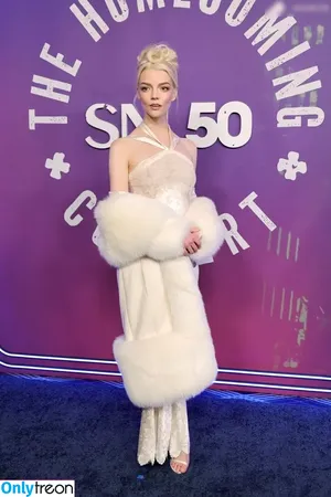 Anya Taylor-Joy / Anya Taylor Joy / anyataylorjoy nude photo #3238
