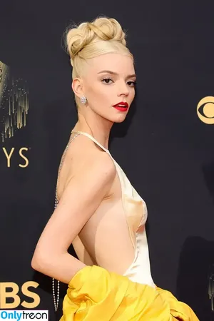Anya Taylor-Joy / Anya Taylor Joy / anyataylorjoy nude photo #3312